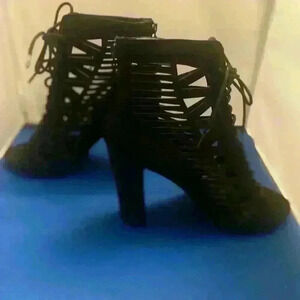 XOXO women's black lace up block heels size 8